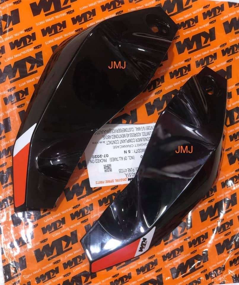 KTM Duke125 Genuine Headlight Side Mask L/R