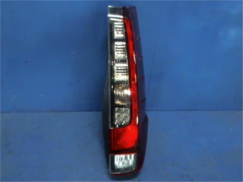 パーツ Toyota Noah Esquire 2016-17 ZWR80 Toyota Noah Esquire Rear Light 2016-17