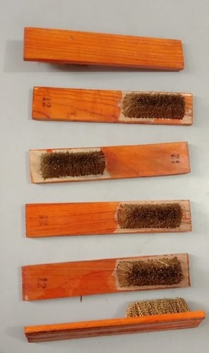 Medium Golden Colour Brass Wire Patti Brush, 11 - 15 inch, Length: 21 - 30 (mm)