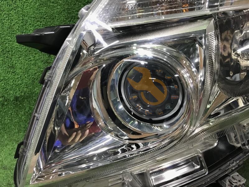 Toyota Noah 2014 Headlamp New Shape