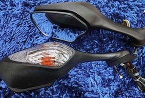 CBR 150 looking Glass with indicator CBR 1000rr looking glass